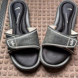 Nike memory foam slides